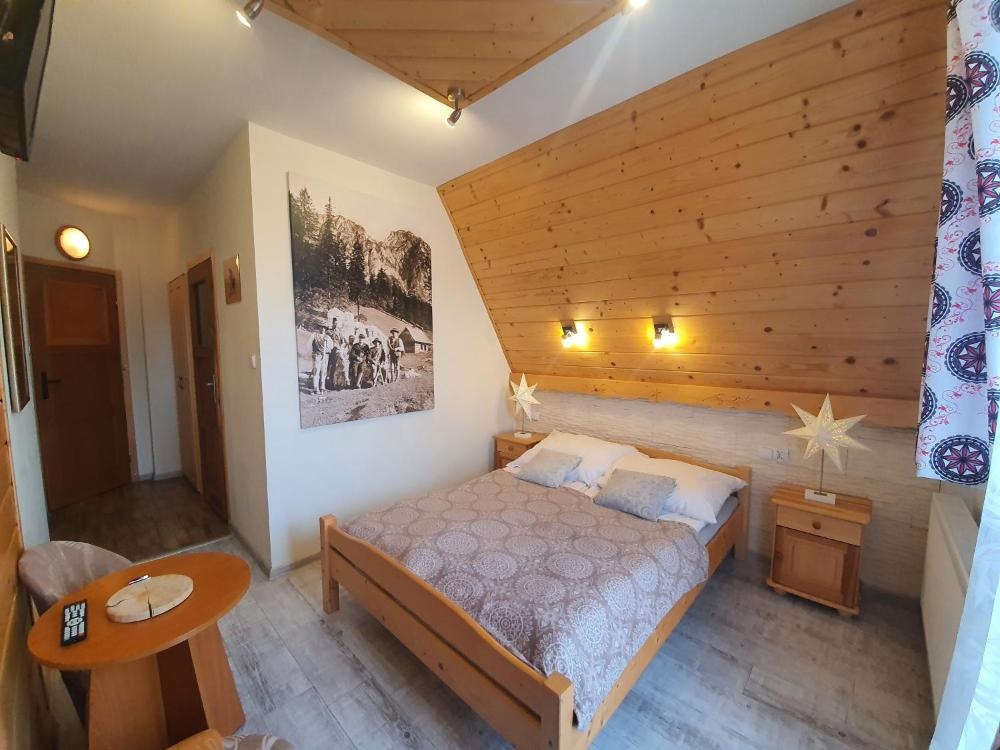 Room image 3